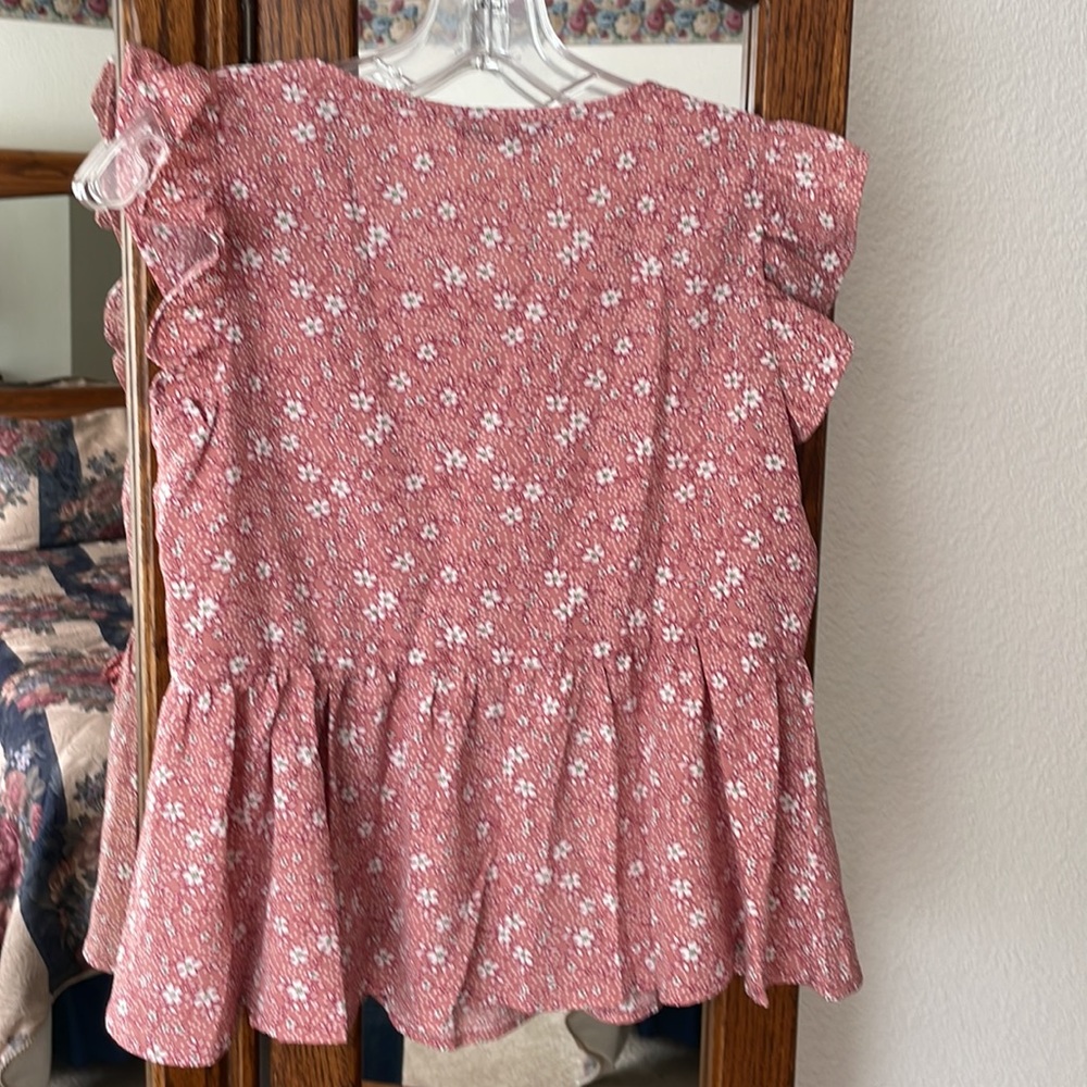 SHEIN Floral Top - Picture 2 of 5